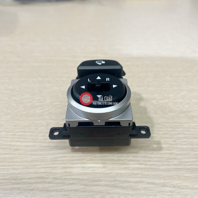 Công tắc chỉnh gập gương điện Hyundai Grand i10 2014-2020 - Hình ảnh 12